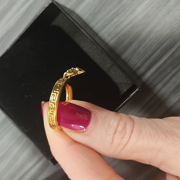 NIB Versace Gold Eternity Keyring Design with Medusa Charm - US Size 6 | Euro 11 - Picture 8 of 8